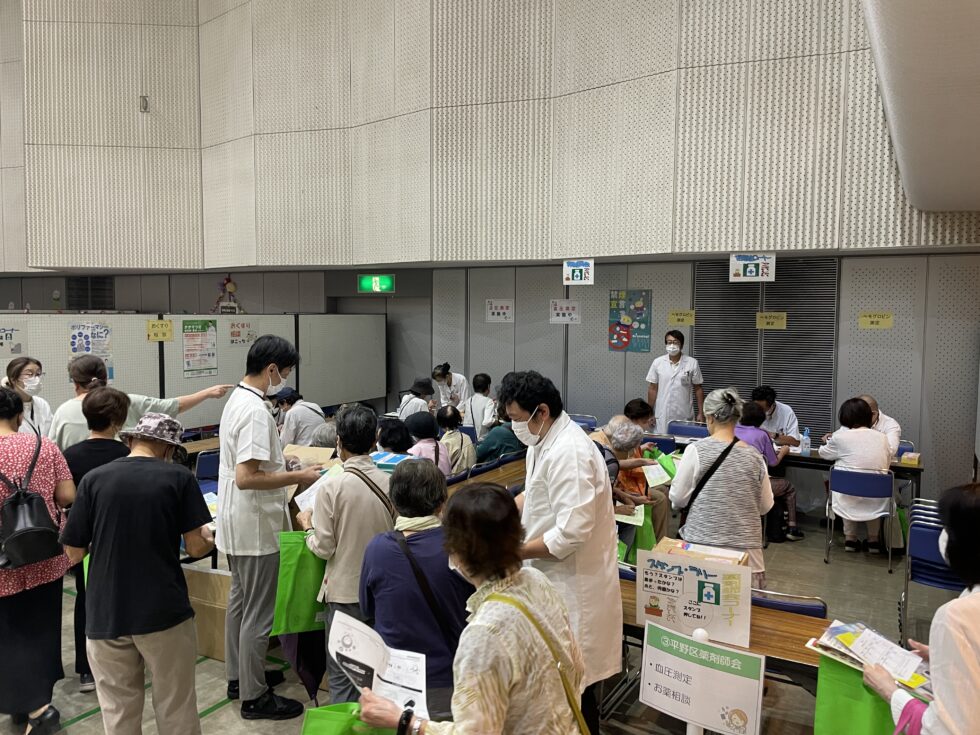 令和６年度 平野区健康まつりの平野区薬剤師会のブースの様子